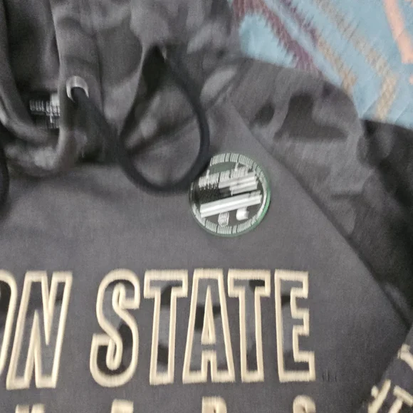 Colosseum Charcoal Oregon State Beavers Camouflage Hoodie - Picture 4 of 7